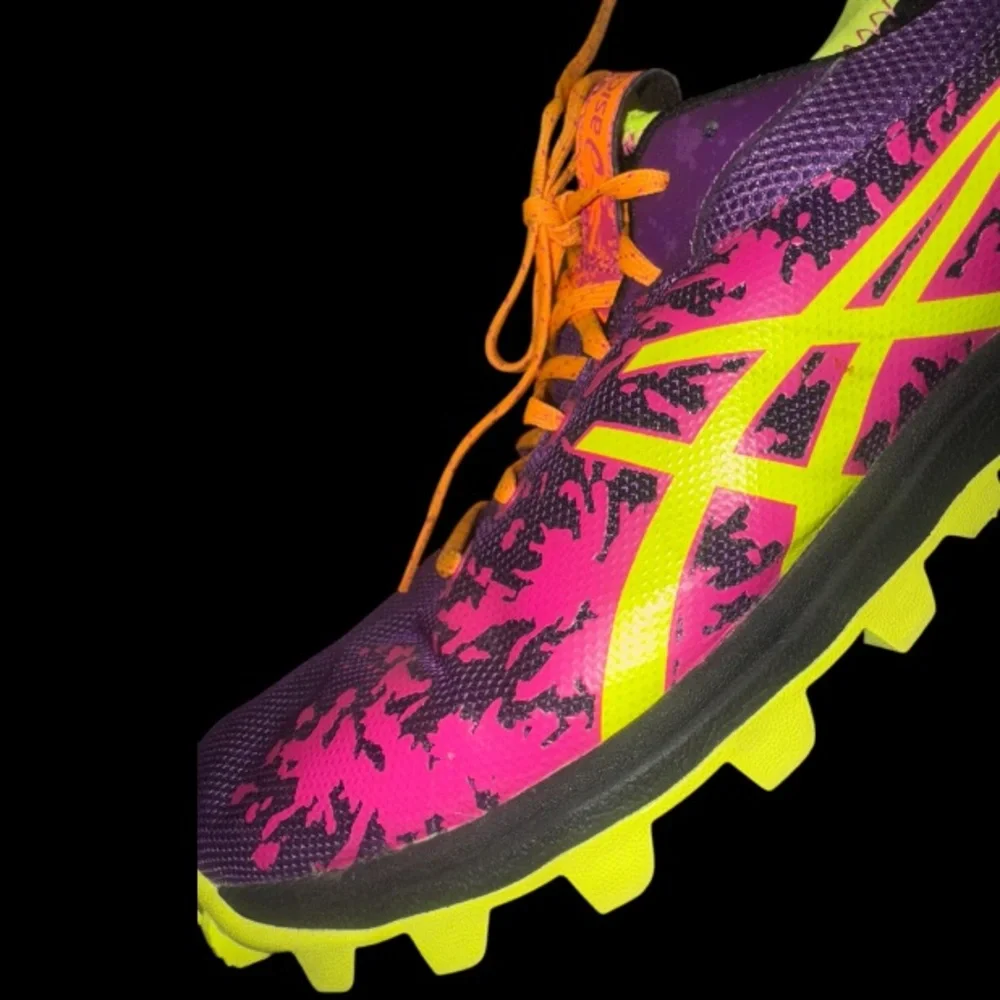 Asics eye catching